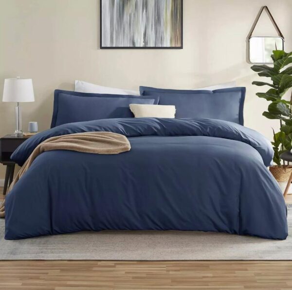 Navy blue quilted duvet set