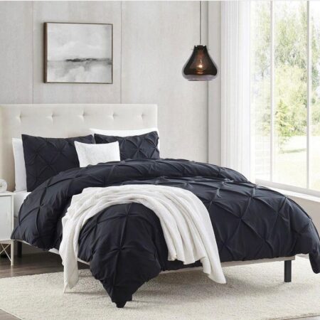 Black pintuck duvet set