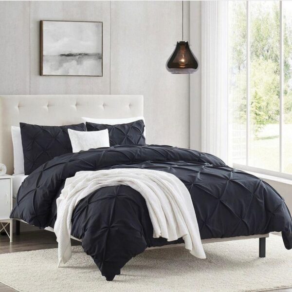 Black pintuck duvet set