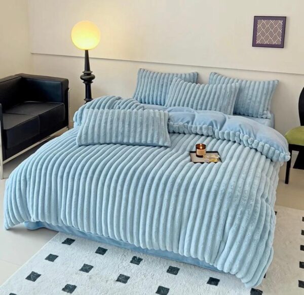 Fluffy blue stripe duvet cover set