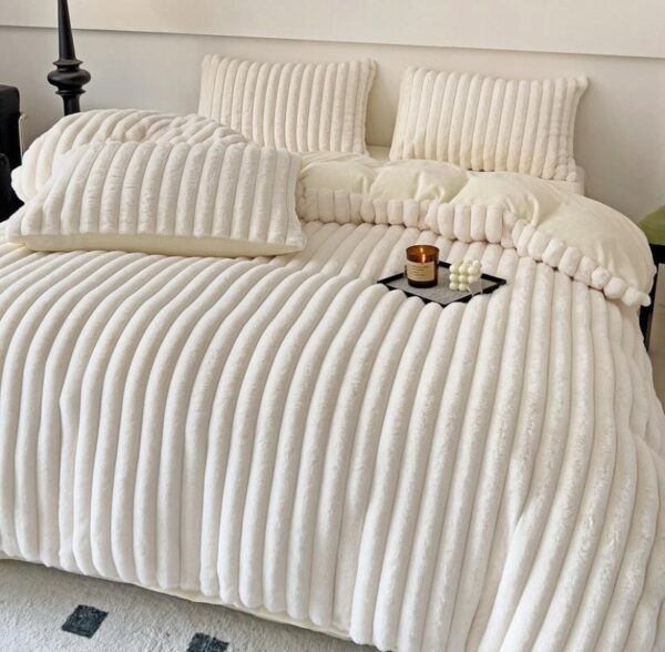 Fluffy stripe creamy white duvet cover set