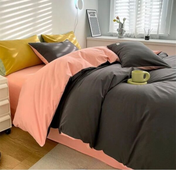 Black and pink reversible duvet set