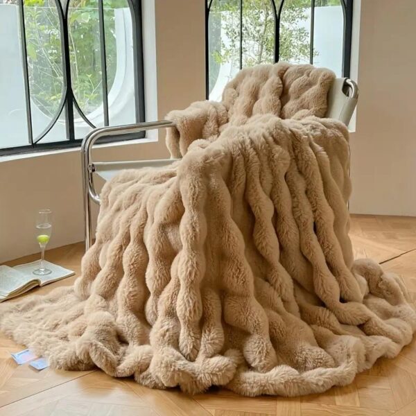 Khaki plush fur bubble blanket