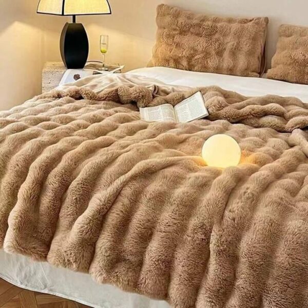 Brown faux fur bubble blanket