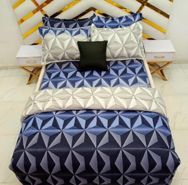 Blue and diamond geometric bedding set