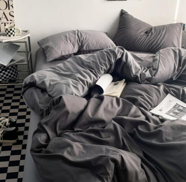 Grey bedding set