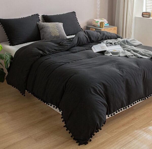 Black pom pom bedding set