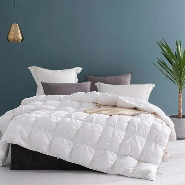 White double padded pintuck duvet set