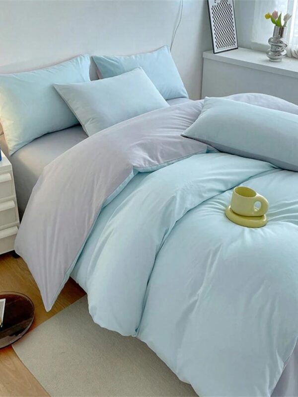 Light blue and grey quilted duvet set