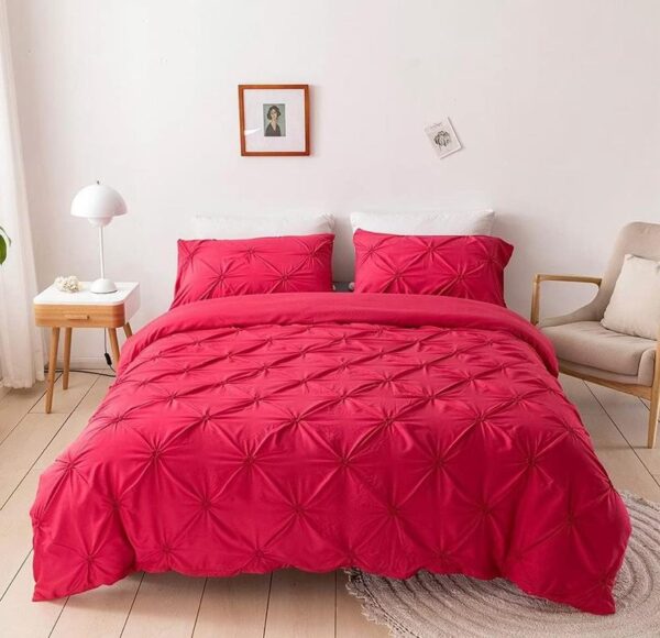 Red Pinch pleated duvet set