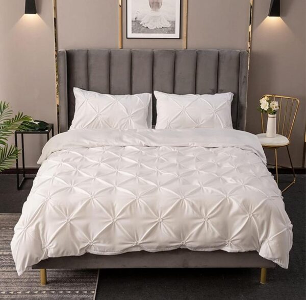 White pinch pleated duvet set