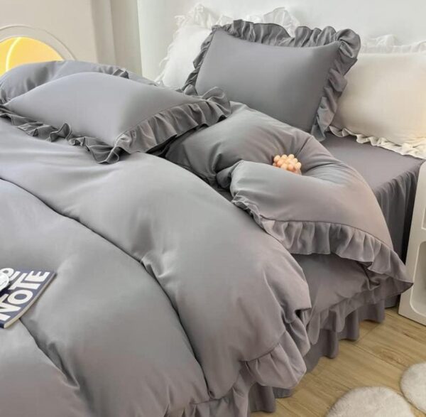 ruffles duvet cover and pillowcases