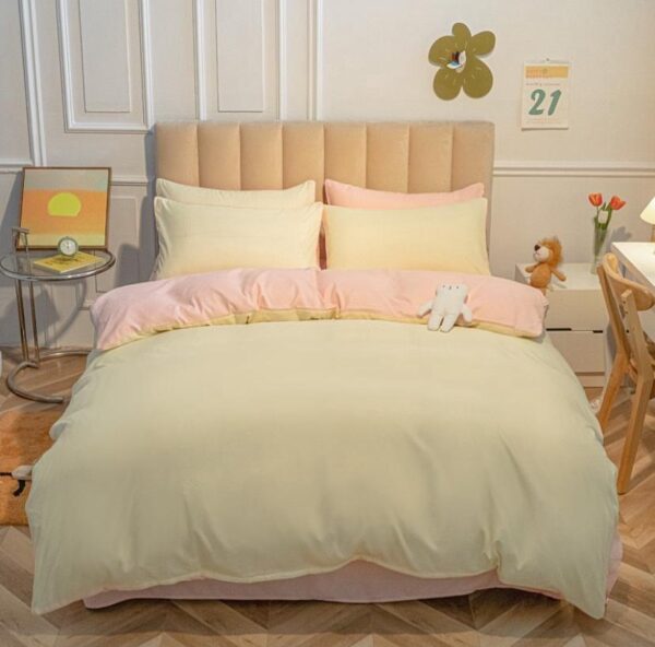 Light yellow reversible duvet set