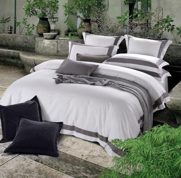 White bedding set