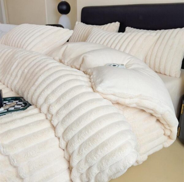 white faux fur stripes duvet set