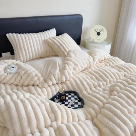 faux fur white duvet set