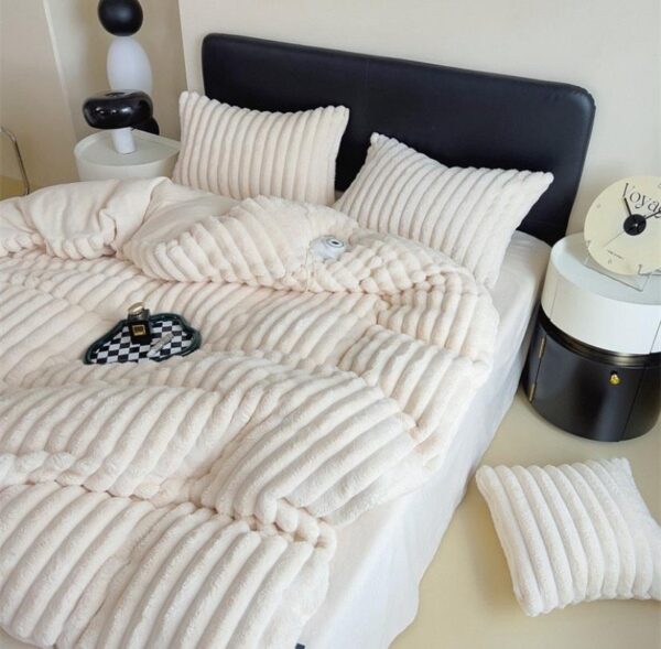 white faux fur stripes duvet set