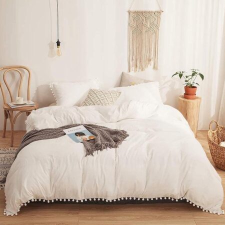 White pom pom duvet set