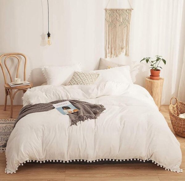 White pom pom duvet set