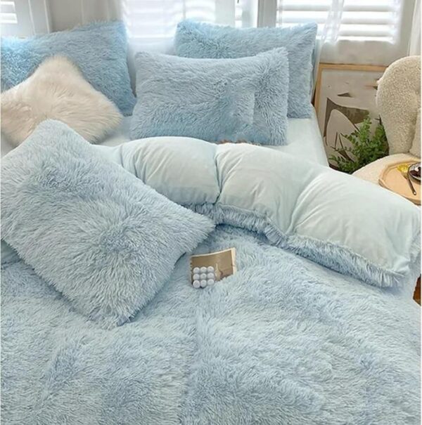 faux fur light blue duvet set