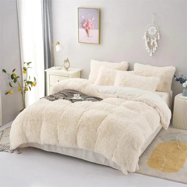 Cream faux fur duvet set