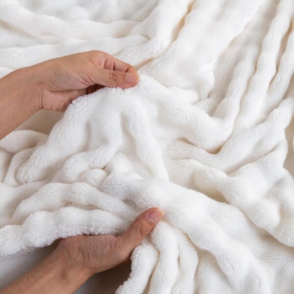 Ultra Soft Faux Fur Throw Blanket Super Soft Cozy Thick Bubbles Blanket Office, Sofa, Chair, Bedroom, 1Piece, White - Image 5