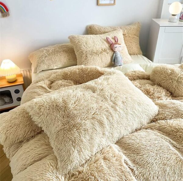 Faux fur bedding set