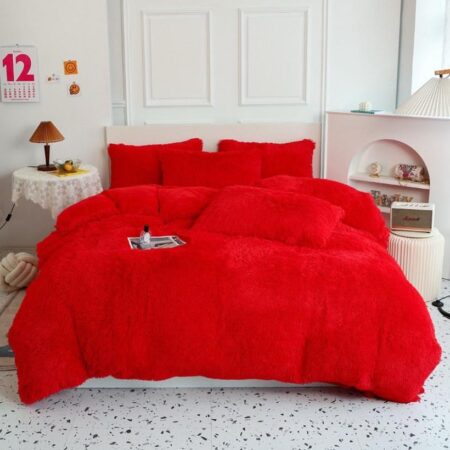 Fluffy red duvet set