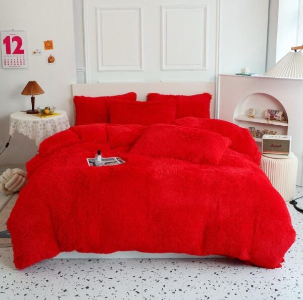 Fluffy red duvet set