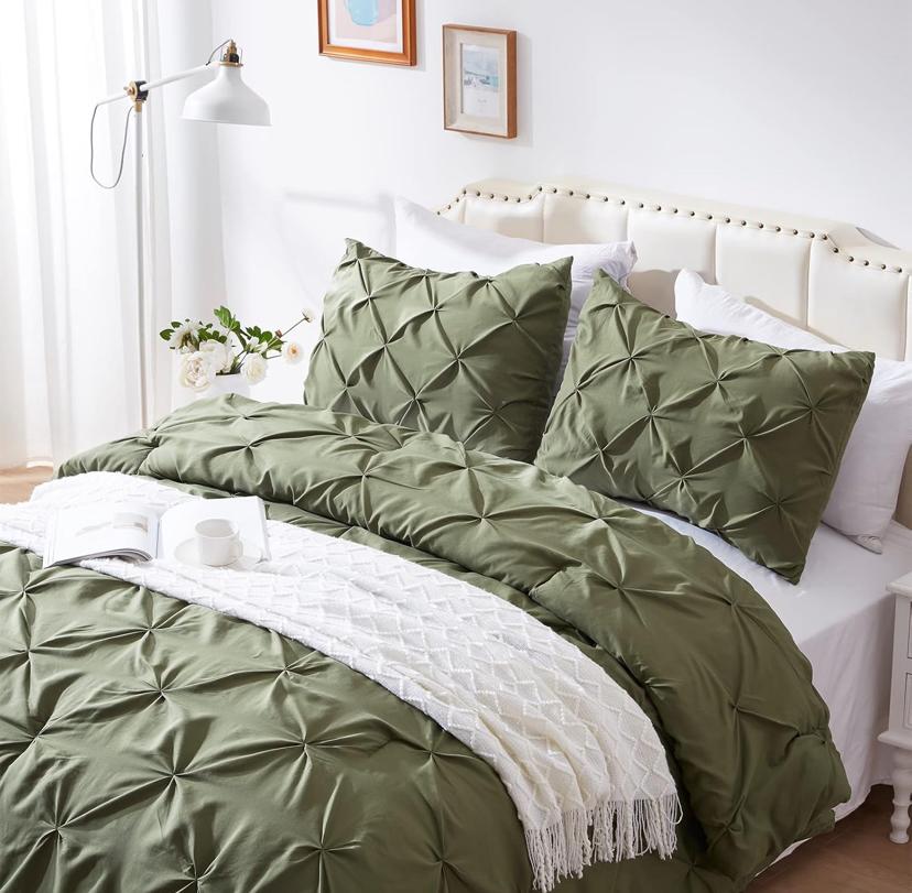 Olive Green Pintuck Duvet Set - High Quality Soft Durable and Skin Friendly Pintuck Duvet + Pillowcases and Bedspread Set 4 by 6, 6 by 6, 6 by 7, 7 by 7 Sizes - Image 3