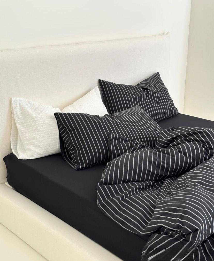 Black Modern Stripe Duvet Set, All Season Refreshing Black Stripes Duvet with Matching Pillowcases and Bed sheet Set Premium Fabric and Soft Duvet set (4 by 6, 6 by 6, 6 by 7, 7 by 7)