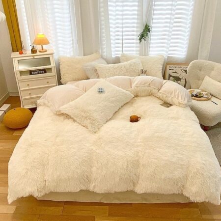 White Fur Duvet Set, 4 by 6, 6 by 6, 6 by 7, 7 by 7 Sizes, Ultra Soft Plush and Fluffy Warm Cream Fur Duvet +Bedsheet and Pillowcases Set