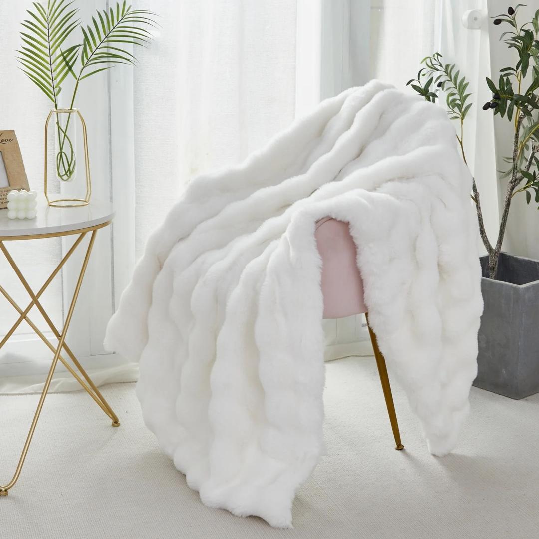 White Faux Rabbit Fur Buddle Throw Blanket - Fluffy Plush Throw Blanket for Couch Chair Bed Perfect Gift (51 x 63, 63 x 79, 71 x 79) White - Image 3