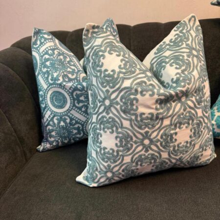 18x 18 Inch Throw Pillow Cover and Insert Decorative Soft Throw Pillow Cover and Insert for Sofa Bed room 45cm x 45cm