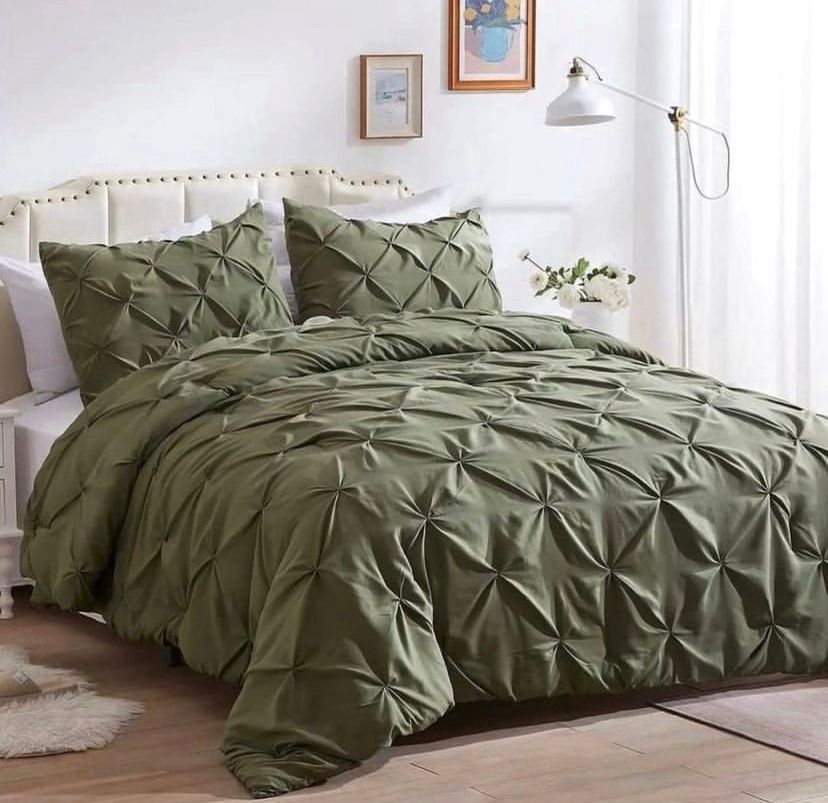 Olive green pintuck duvet set