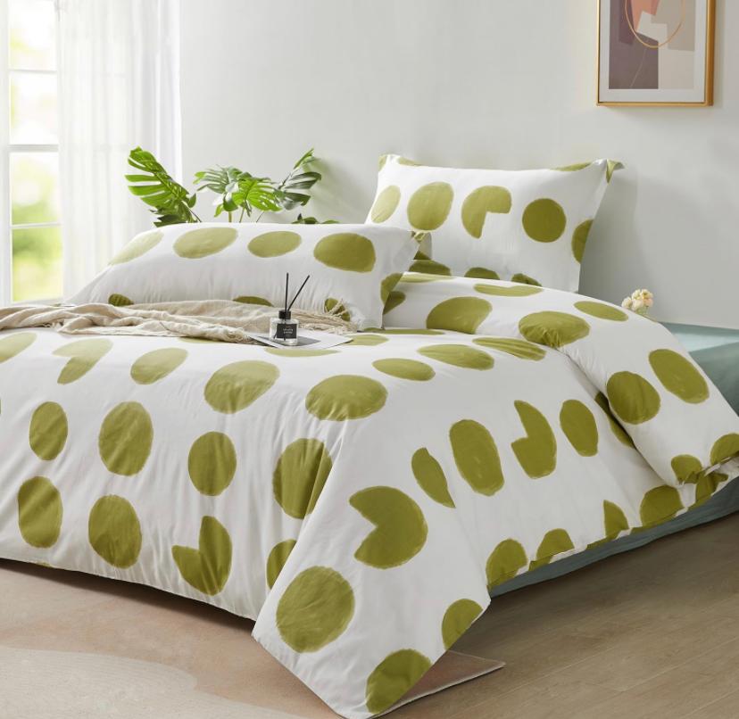 Green Polka Dot Duvet Cover Set, 4 by 6, 6 by 6, 6 by 7, 7 by 7 1Bedsheet and Matching Pillowcases Included Breathable and Lightweight and All Season Duvet Cover Set - Image 3