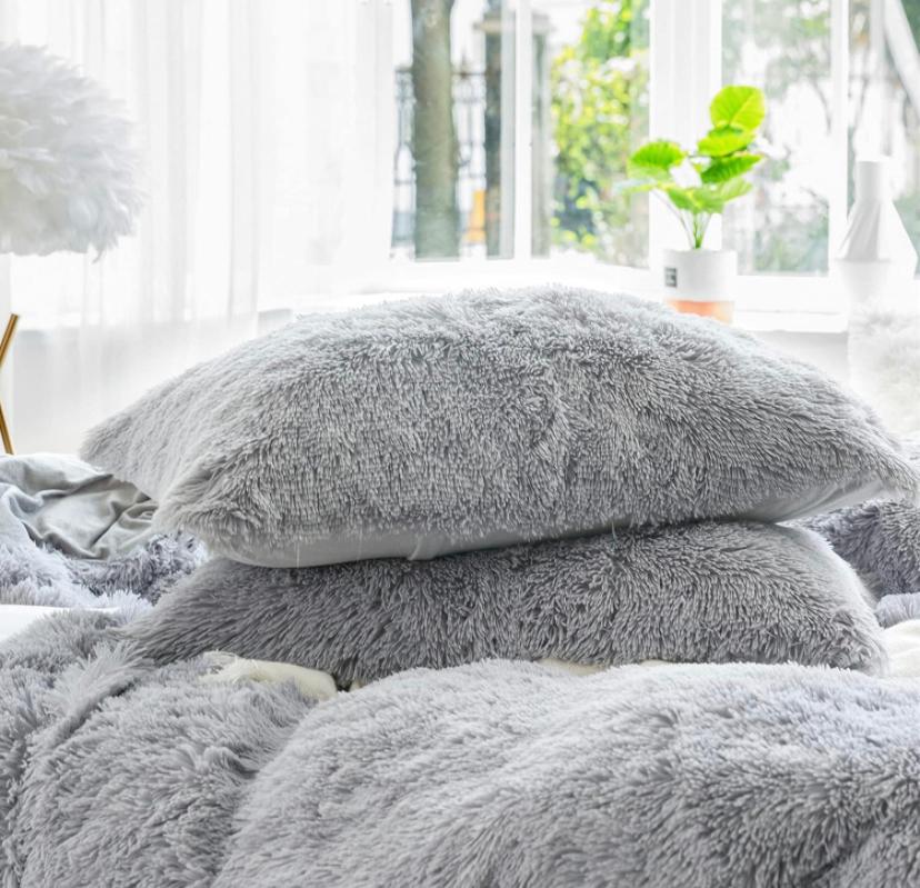 Faux Fur Shaggy Ultra Soft and Plush Duvet Set - Warm and Breathable Crystal Velvet Duvet Set (1Fluffy Faux Fur Duvet with 2- 4 Faux Fur Matching Pillowcases and Bedspread Set) (4 by 6, 6 by 6, 6 by 7, 7 by 7)|Grey - Image 5