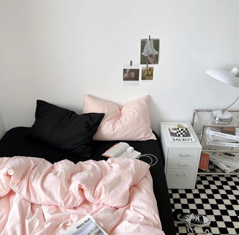 Black and Pink Duvet Set, Ultra Soft and Breathable 4/6 Pieces Duvet with Bedsheet and Matching Pillowcases (4 by 6, 6 by 6, 6 by 7, 7 by 7)