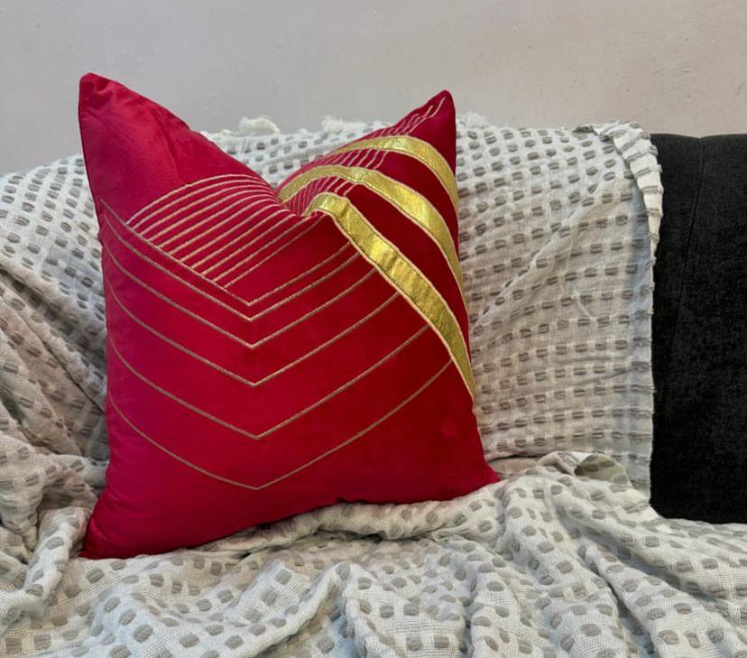 18 by 18 Red Geometric Decorative Throw Pillow-Gold Geometric Pattern Square Throw Pillow Cover and Insert for Bedroom Living Room Car Office 45cm x 45cm