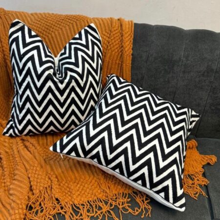 Black and White Zig Zag 18 by 18 Decor Throw Pillow, Beautiful Design Square Throw Pillow for Bedroom Living Room Car Perfect Gift