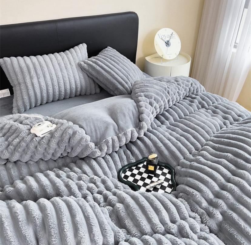 grey faux fur stripes duvet set