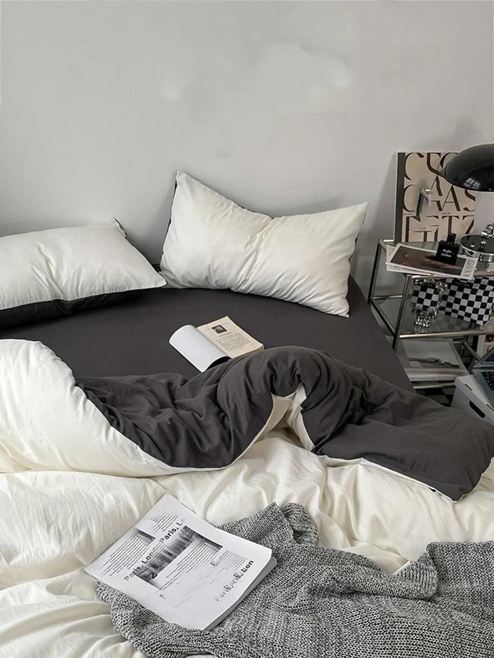 White and black duvet set